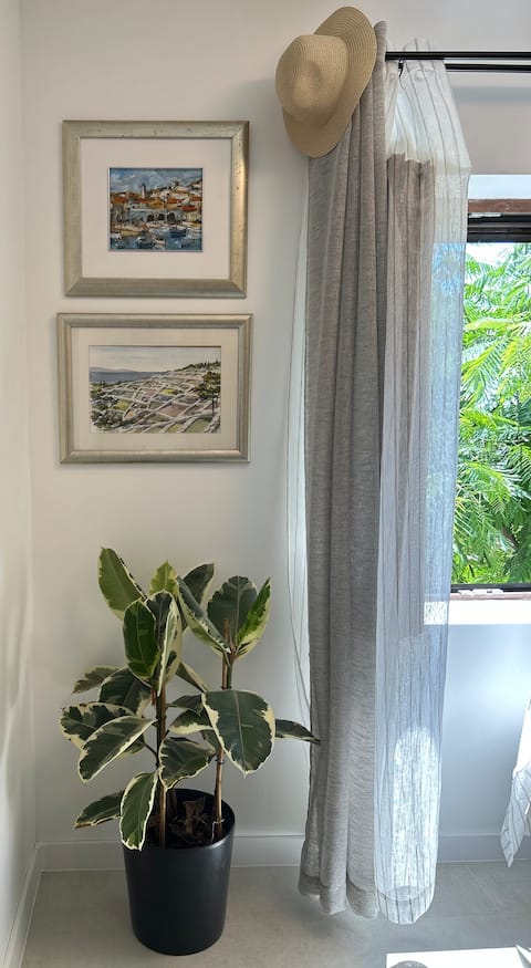 Top Airbnb: Dalmatian stone house Jelsa-off season retreat in Općina Jelsa