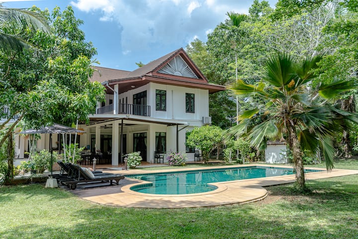 Krabi Family Pool Villa (Sleeps12, Private Luxury) - Krabi