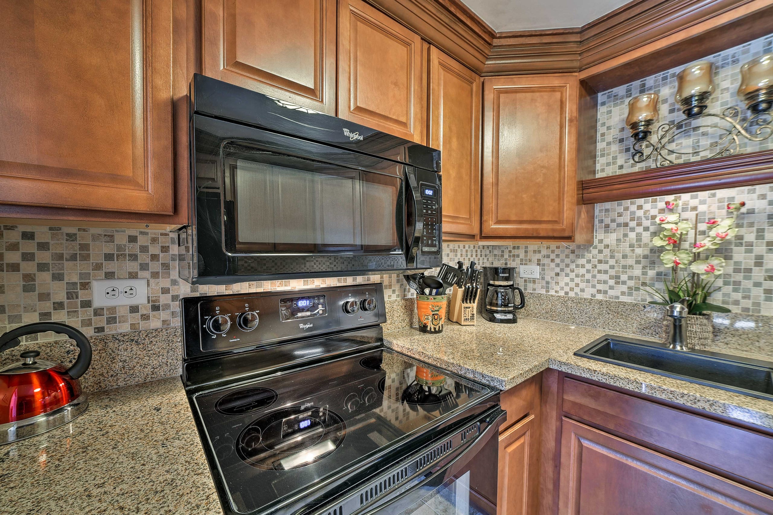 Condo in Kailua-Kona · ★4.89 · 1 bedroom · 1 bed · 1 bath - Image 5