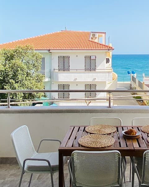 Casa Monte e Mare, by the beach and sea