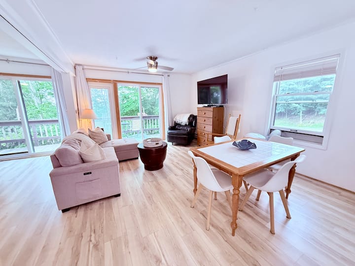 Cozy Pet-friendly Studio | Land Of Oz | Festivals - Banner Elk, NC