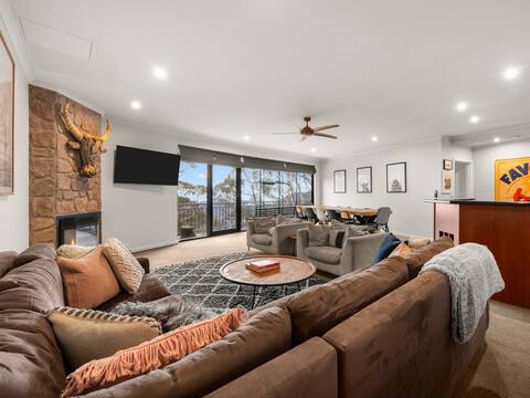 Popular Airbnb listing: THE PEAK 202 in Mount Buller