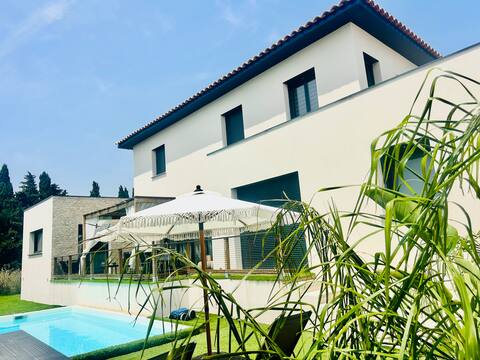 Family villa with private pool, not overlooked