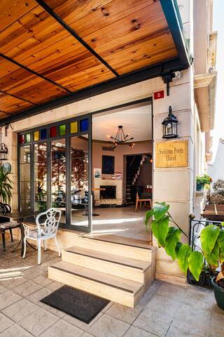 Old Town Central Boutique Hotel -Garden & Sea View gallery image 5