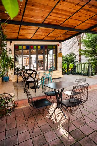 Old Town Central Boutique Hotel -Garden & Sea View gallery image 4