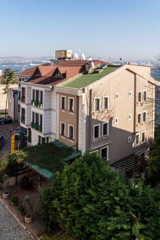 Old Town Central Boutique Hotel -Garden & Sea View gallery image 2