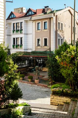 Old Town Central Boutique Hotel -Garden & Sea View gallery image 3