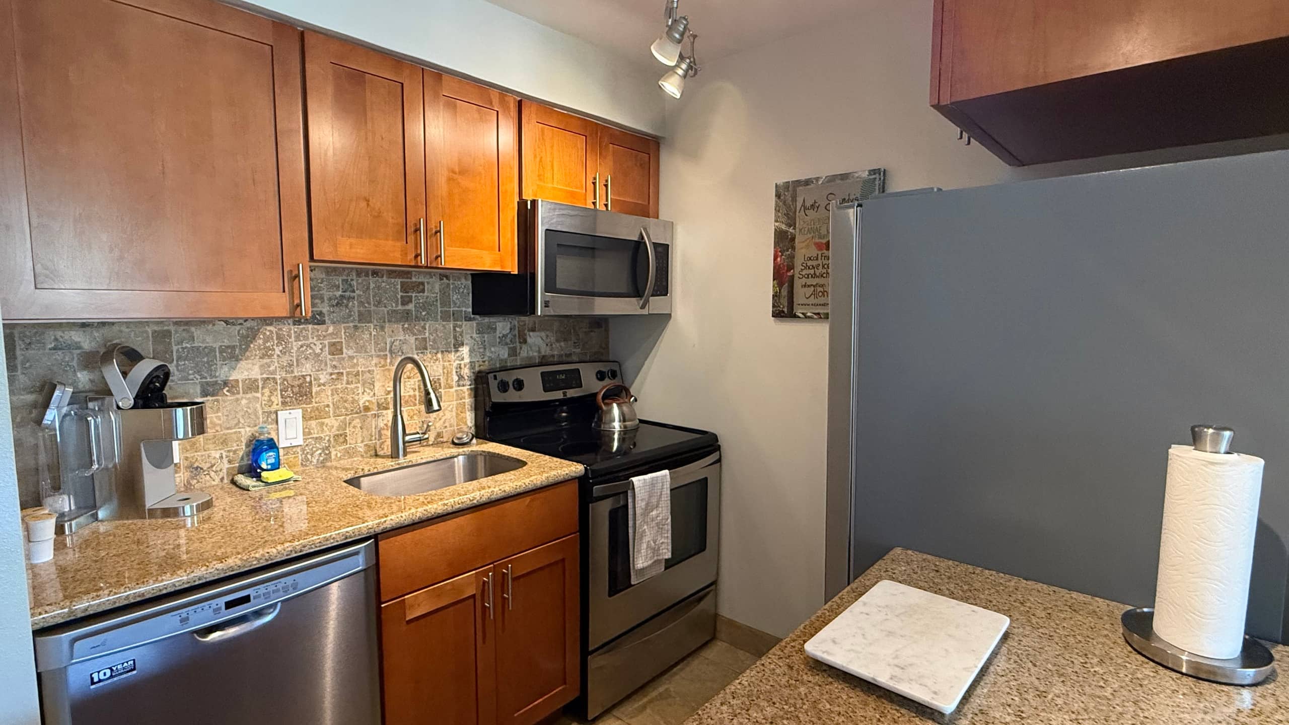 Condo in Lahaina · ★4.85 · 1 bedroom · 1 bed · 1 bath - Image 4