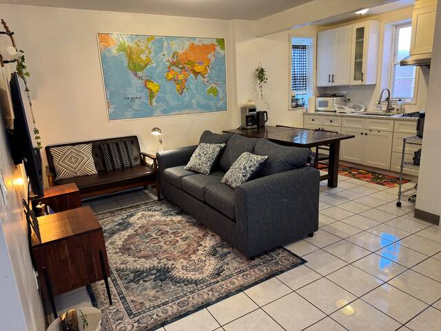 Four Bedroom House In-Unit Washer Combo NYC gallery image 2