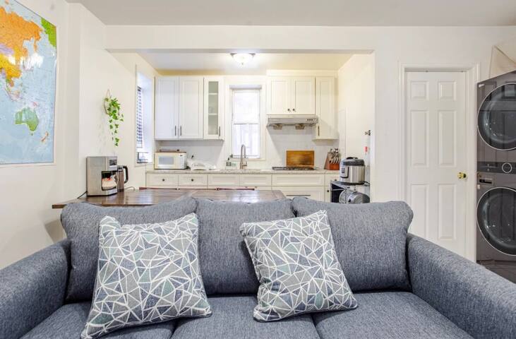 Four Bedroom House In-Unit Washer Combo NYC