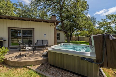 DTP | Hot tub Fire Pit | Sleeps 13