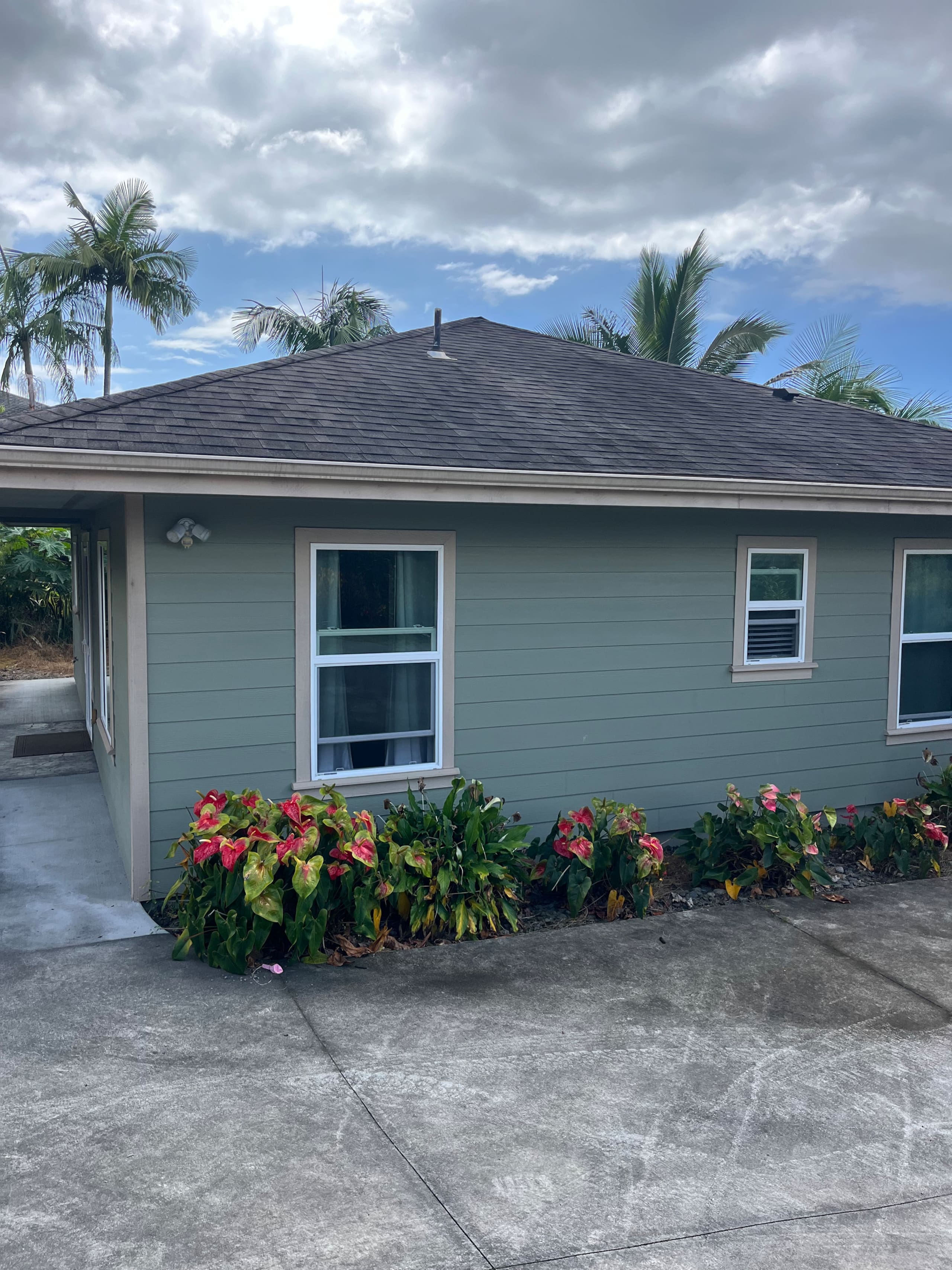 Home in Kailua-Kona · ★4.94 · 2 bedrooms · 3 beds · 1 bath - Image 21