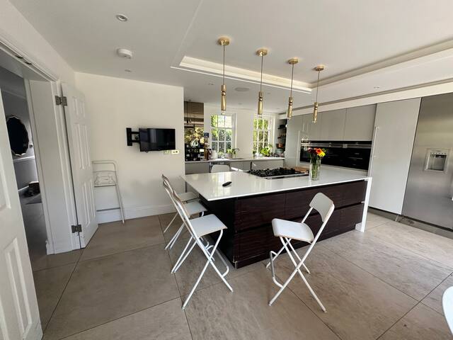 Incredible Accessible house in Dulwich Village gallery image 5