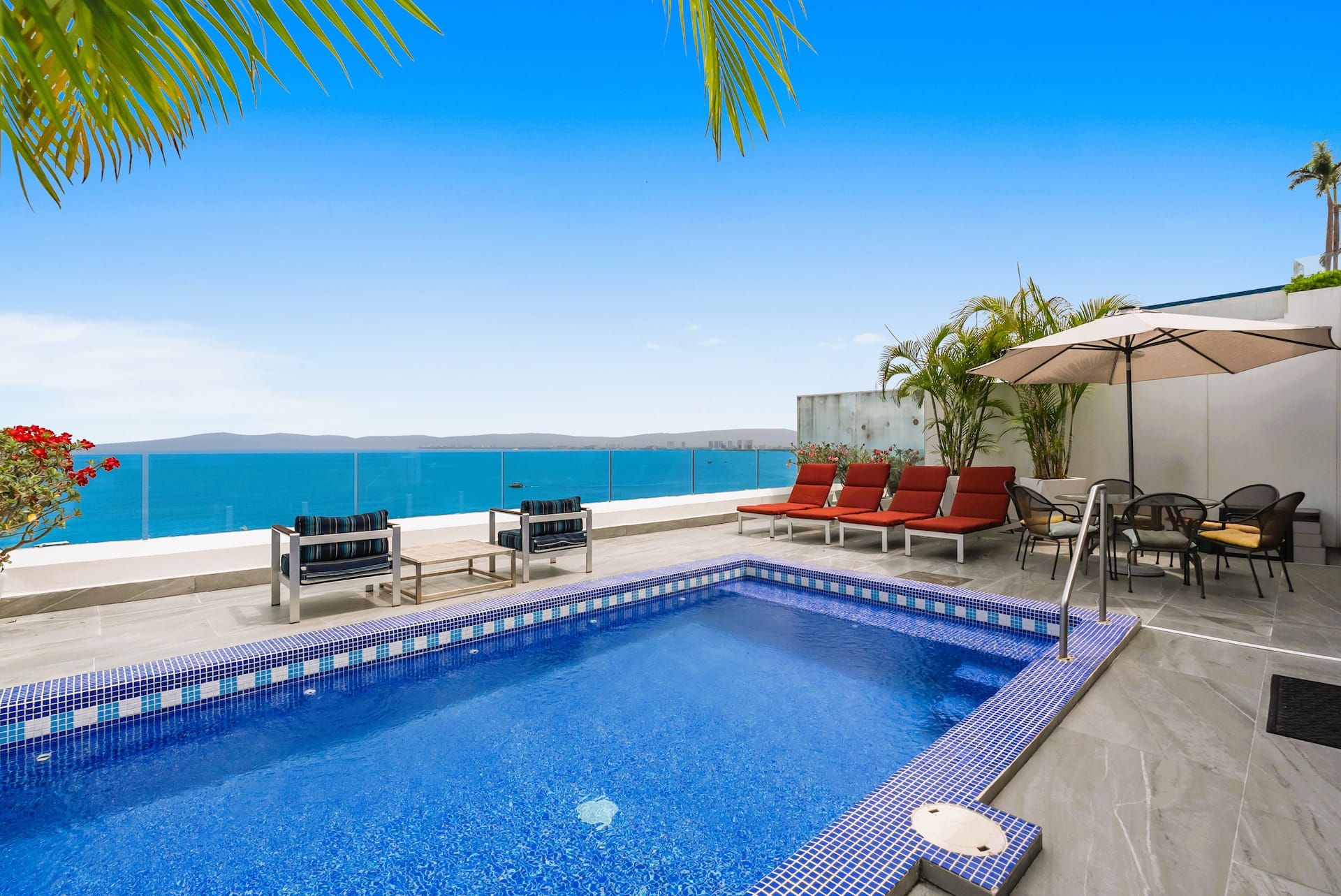 Exquisite Sayan Beachfront Penthouse with Private Pool — photo 2