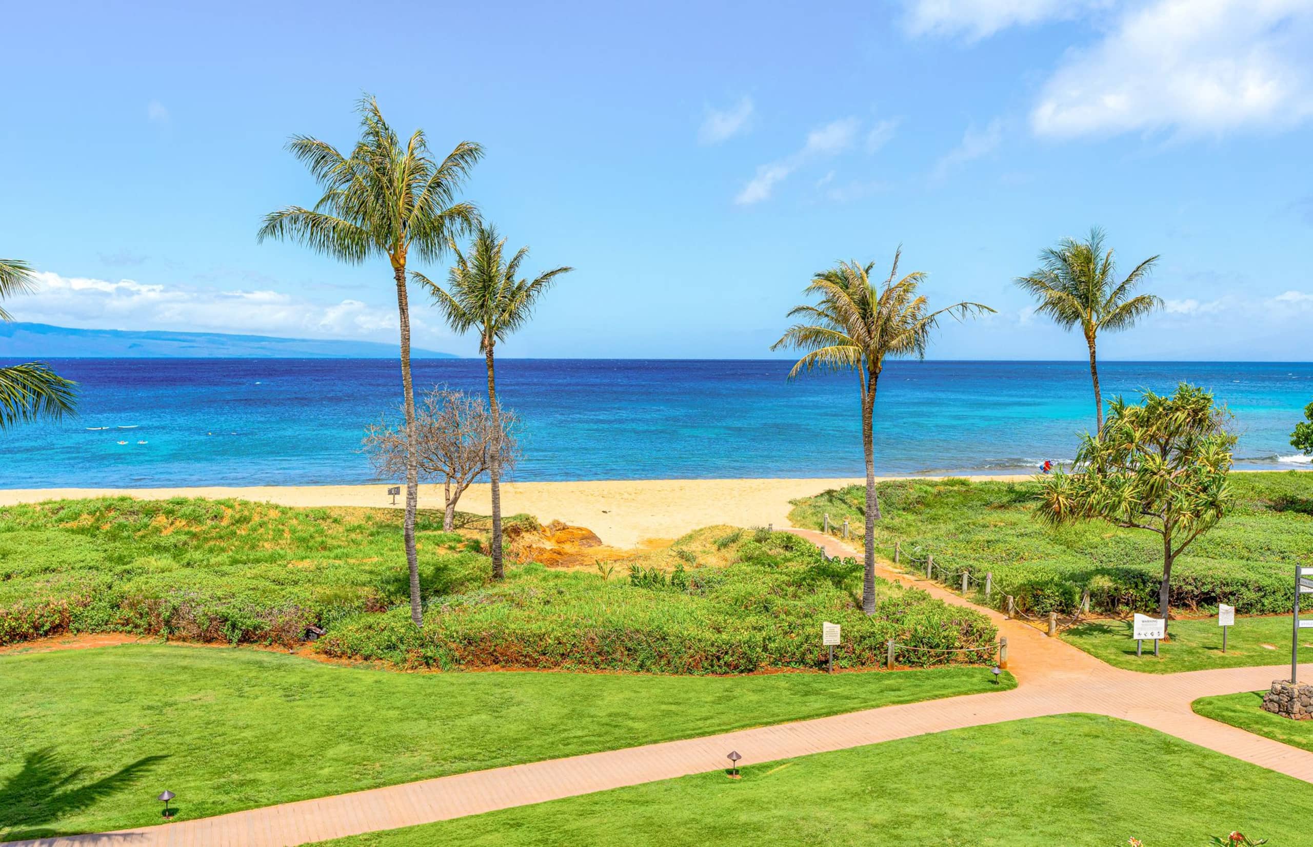 Condo in Lahaina · ★4.95 · 3 bedrooms · 4 beds · 3 baths - Image 10