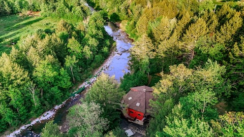 Big Timber Lodge - Hunter Mountain’s TOP Getaway