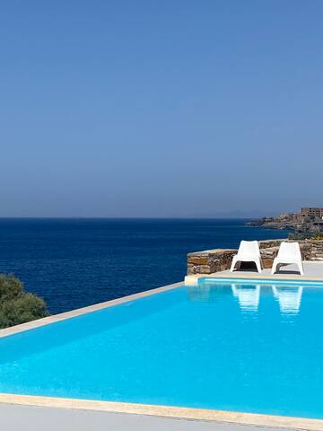 Villa Frear-two waterfront villas, infinity pool gallery image 2