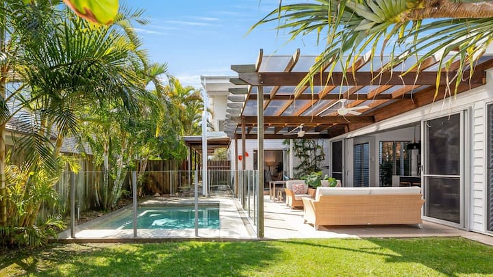 Elanda St - Luxurious & Spacious Beachside Living - Noosa Heads