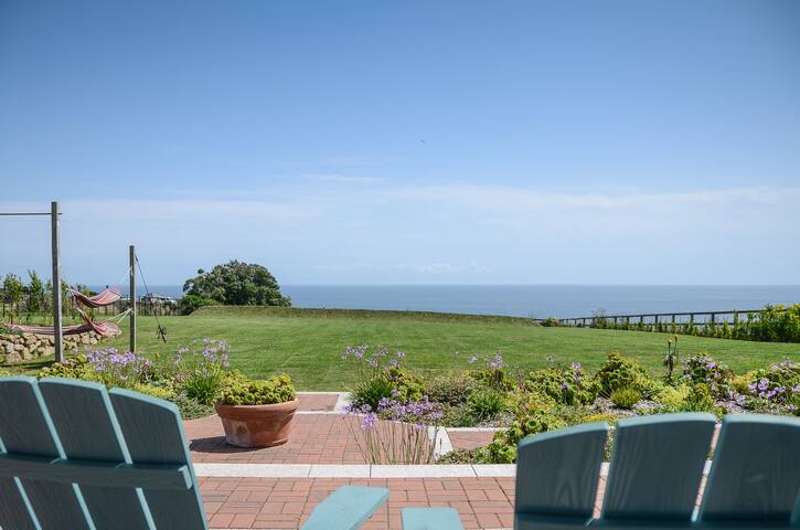 SEA BREEZE-Stunning 6 Bedroom Eco Home + Sea Views