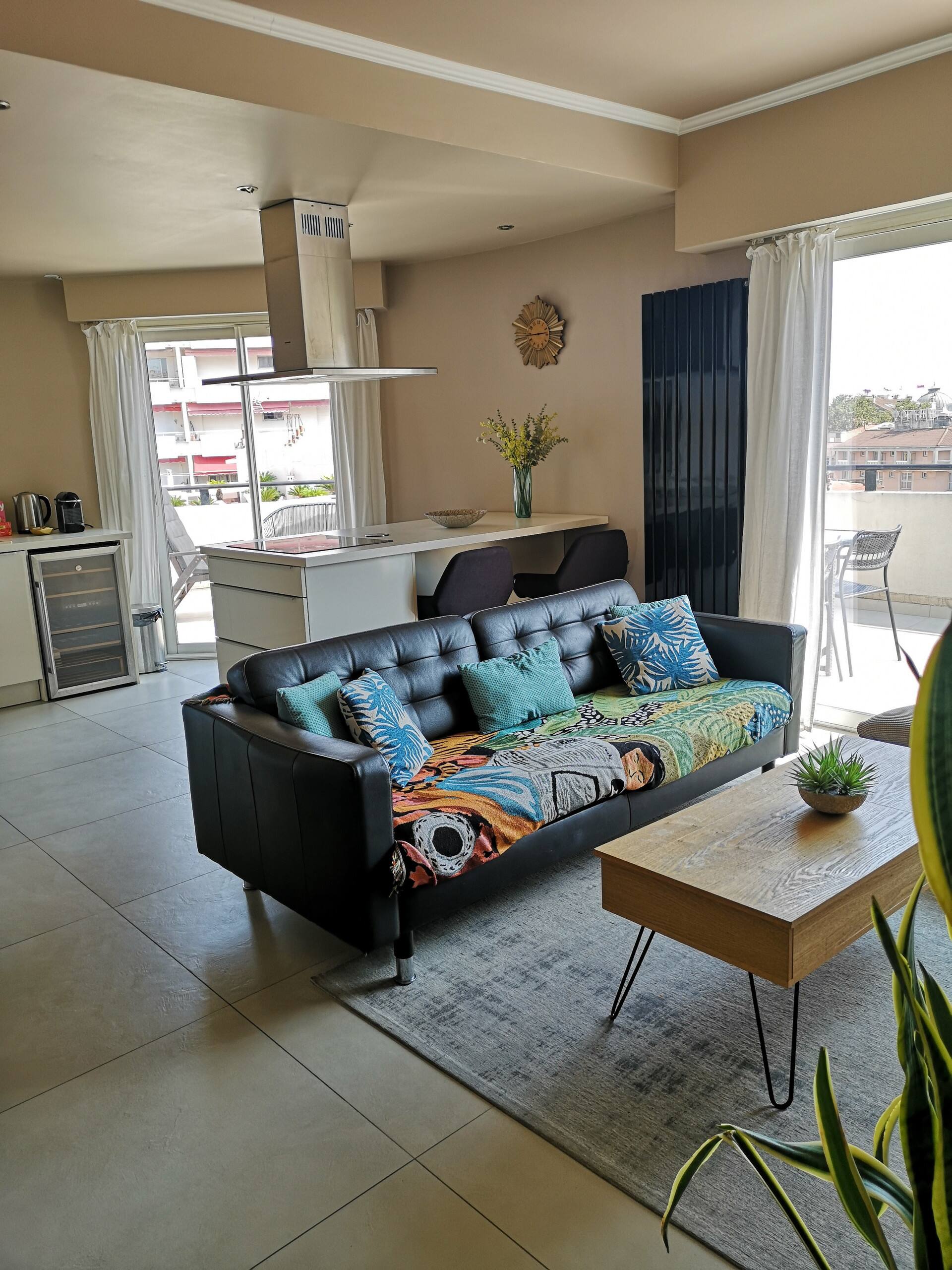 RoofTop with big Terrasse /Parking, Palais / Beach