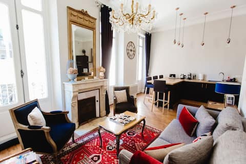 Popular Airbnb listing: Air-conditioned, elegant, quiet, ideally located in Bordeaux
