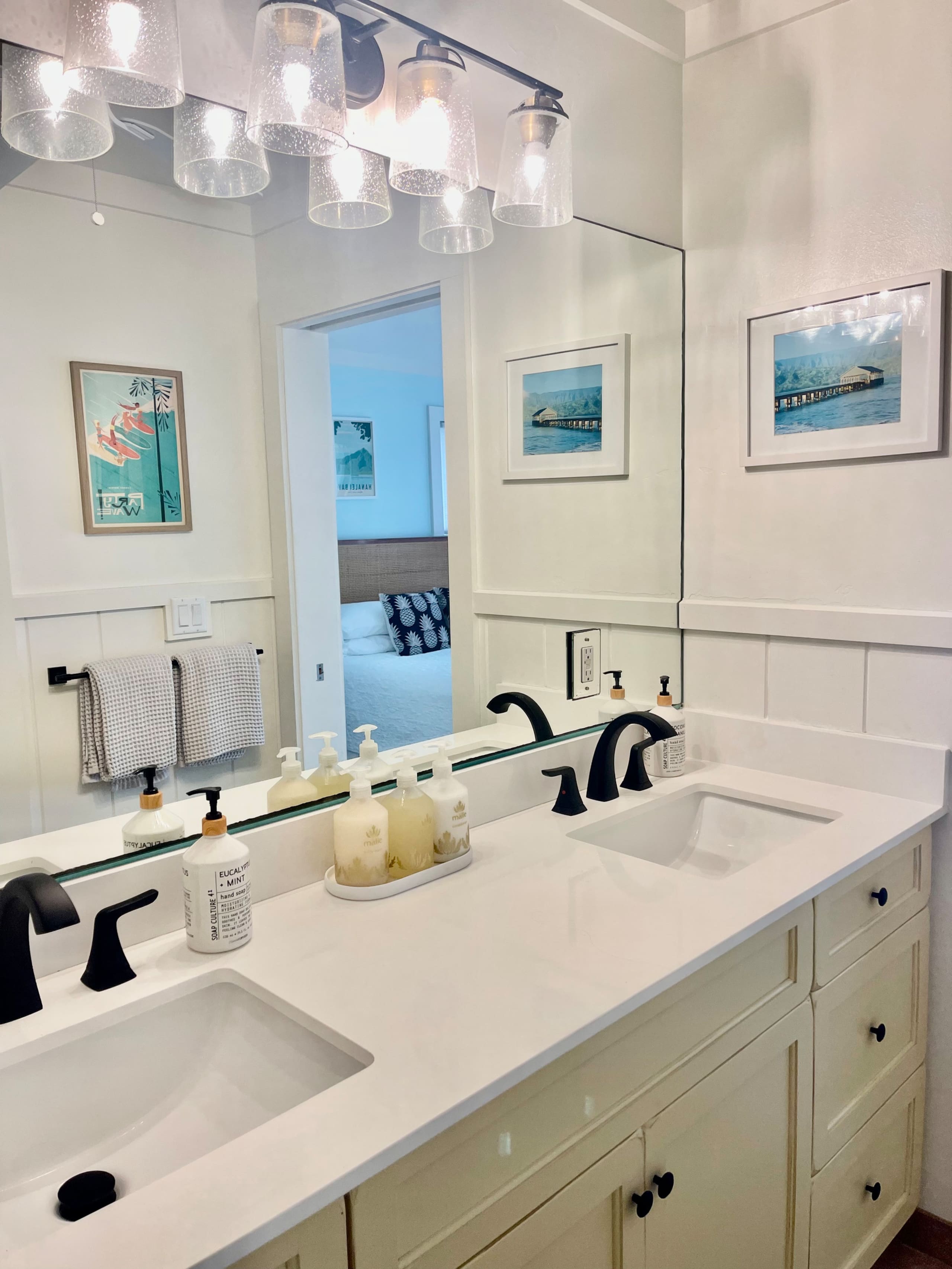 Home in Princeville · ★4.98 · 4 bedrooms · 5 beds · 2.5 private baths - Image 7