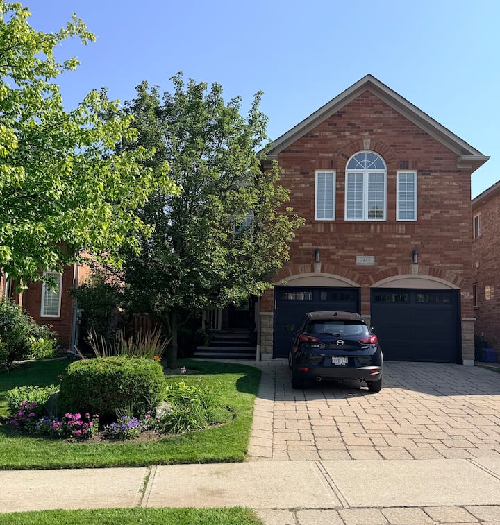 Private Rooms In Hosted Home - Burlington