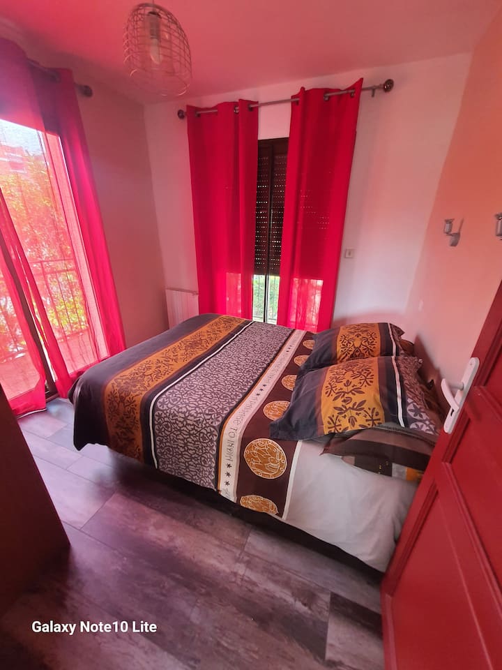 Dhomë gjumi 2
