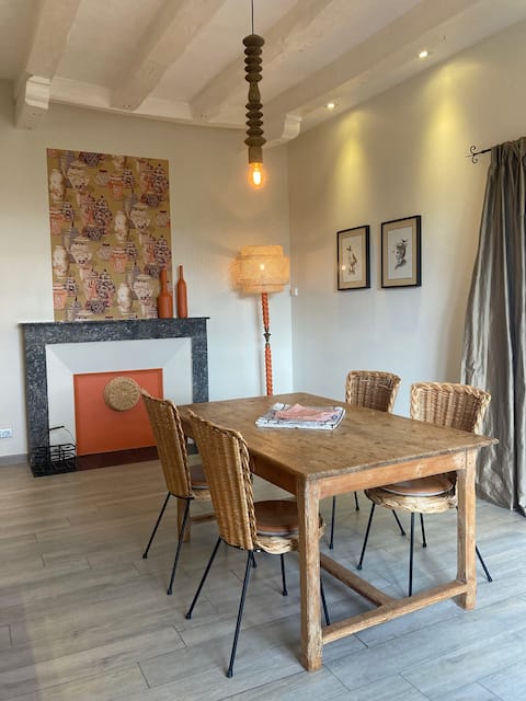 La Vernelle, Chateau des Ormeaux park.