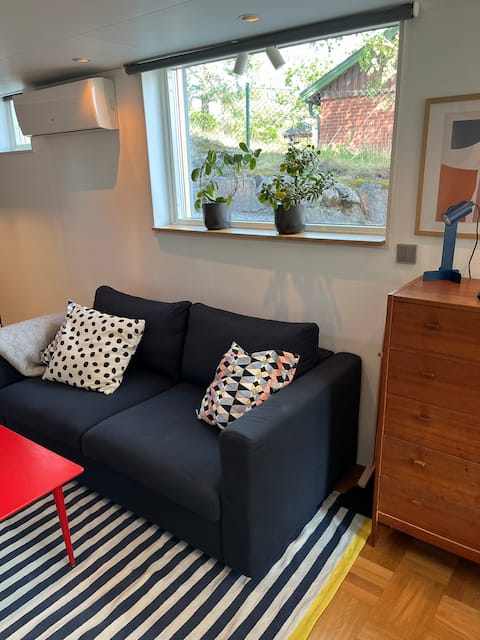 Popular Airbnb listing: Nice, small apartment with free parking in Huddinge