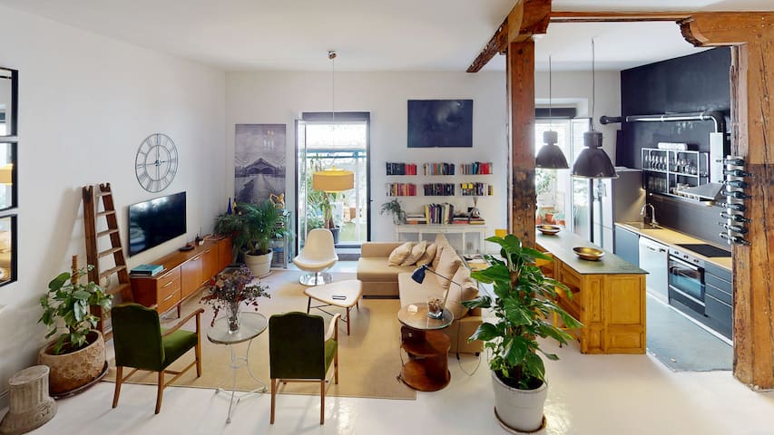 The loft at RetiroPark with private patio