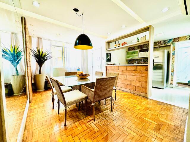 Copacabana: cozy 3 bedrooms, close to the beach.