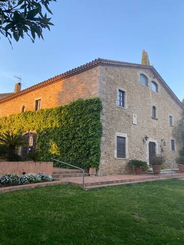 Can Sagnari entre Girona y Banyoles: Piscina y bbq