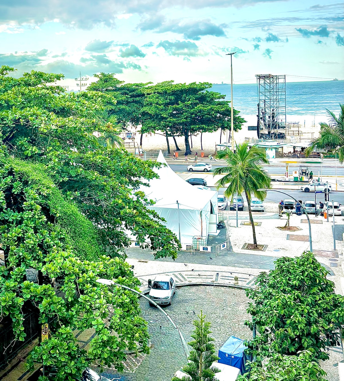 Изглед към плажа Копакабана от балкона 