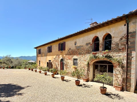 Farmhouse with pool in Chianti, for exclusive use