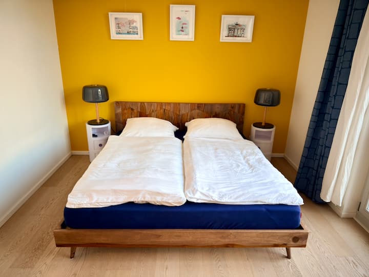 Friedrichshain: Private Bath & Private Balcony - Berlin