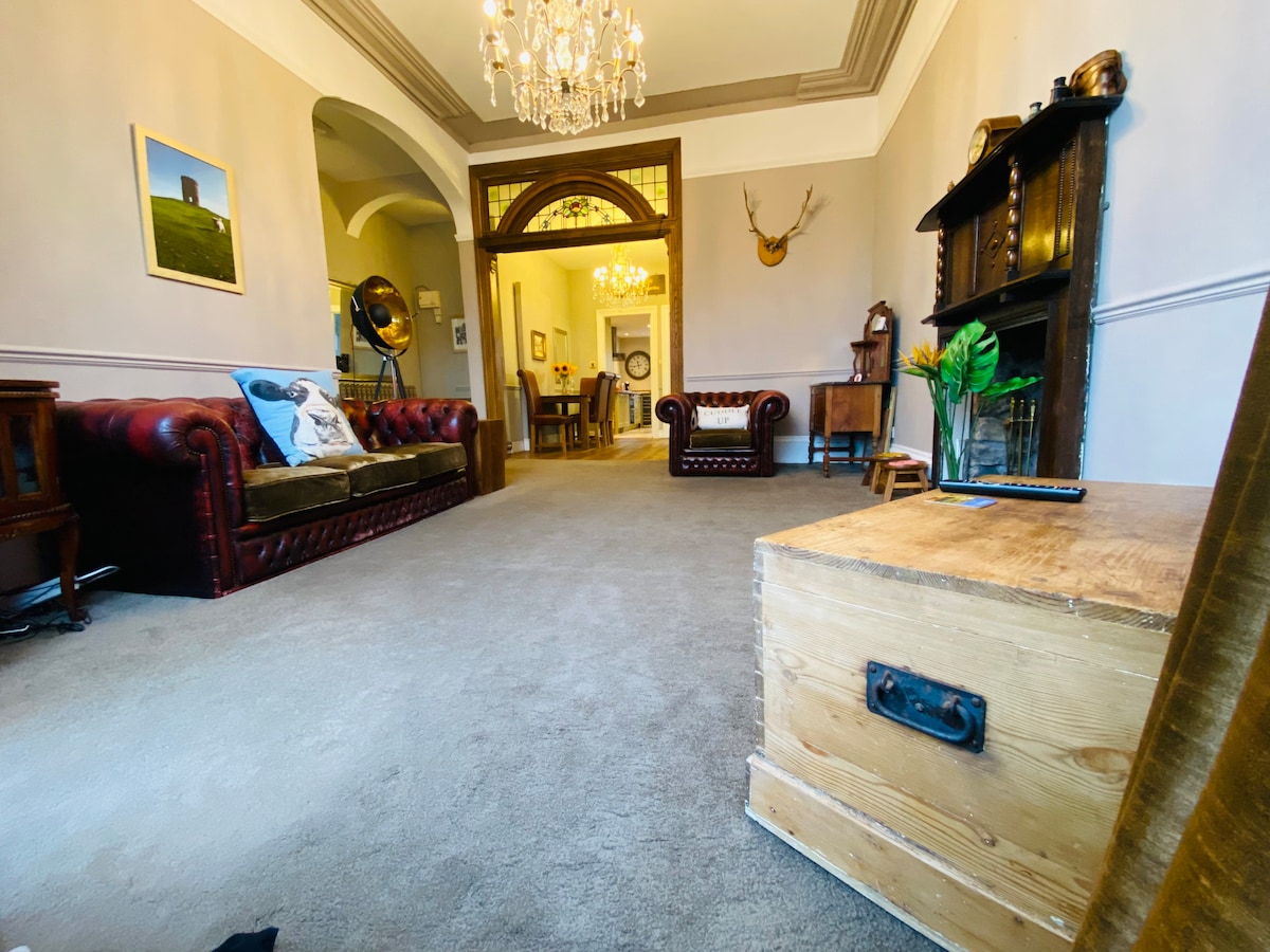 Top Airbnb: Limehurst 11 - Central location, ground floor in King Sterndale