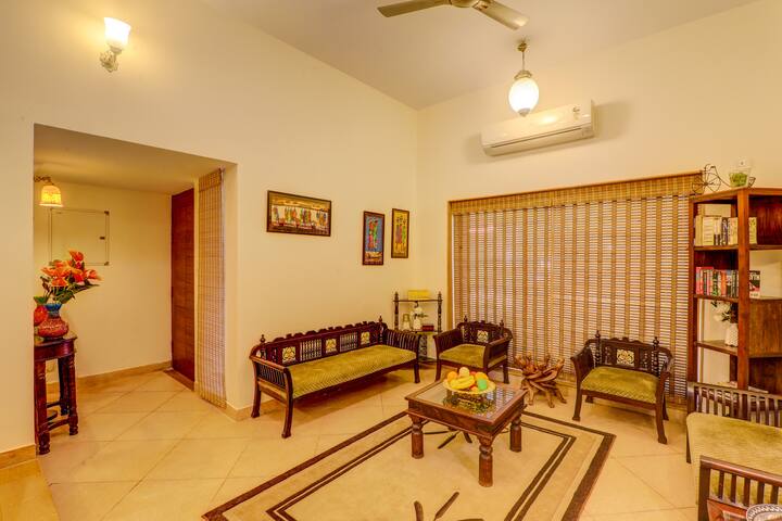 Living room 1 image 2