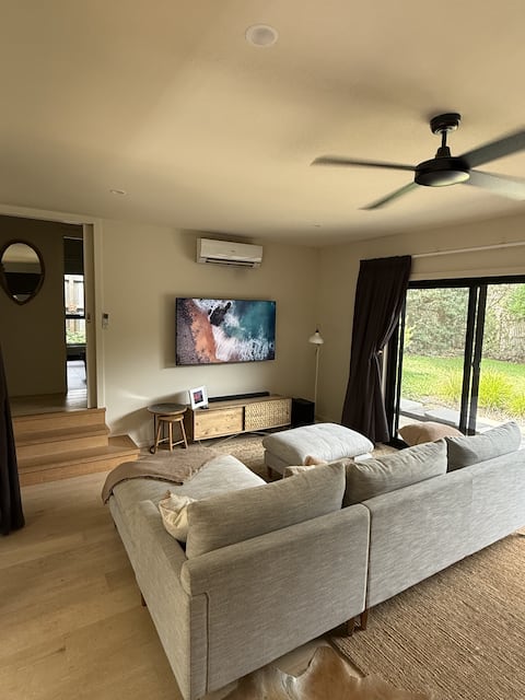 Top performing Airbnb: Black Pebble Beach House in Cape Woolamai
