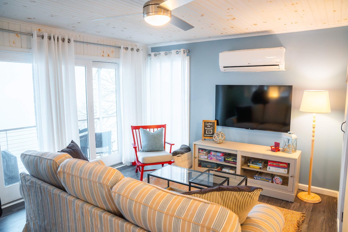 Lakefront Retreat