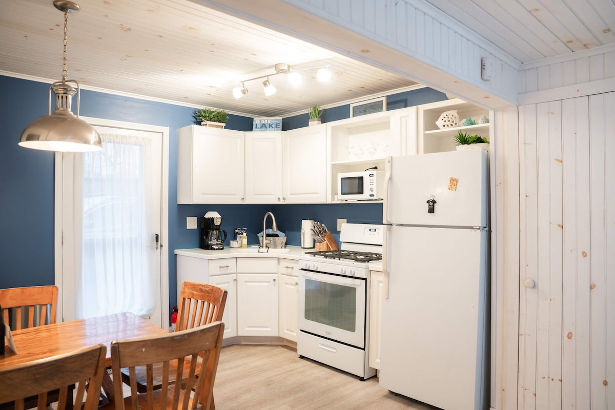 Lakefront Retreat