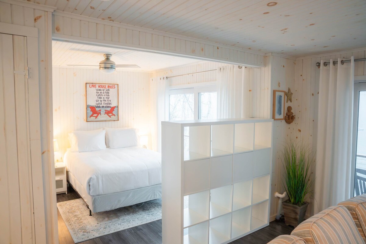 Lakefront Retreat