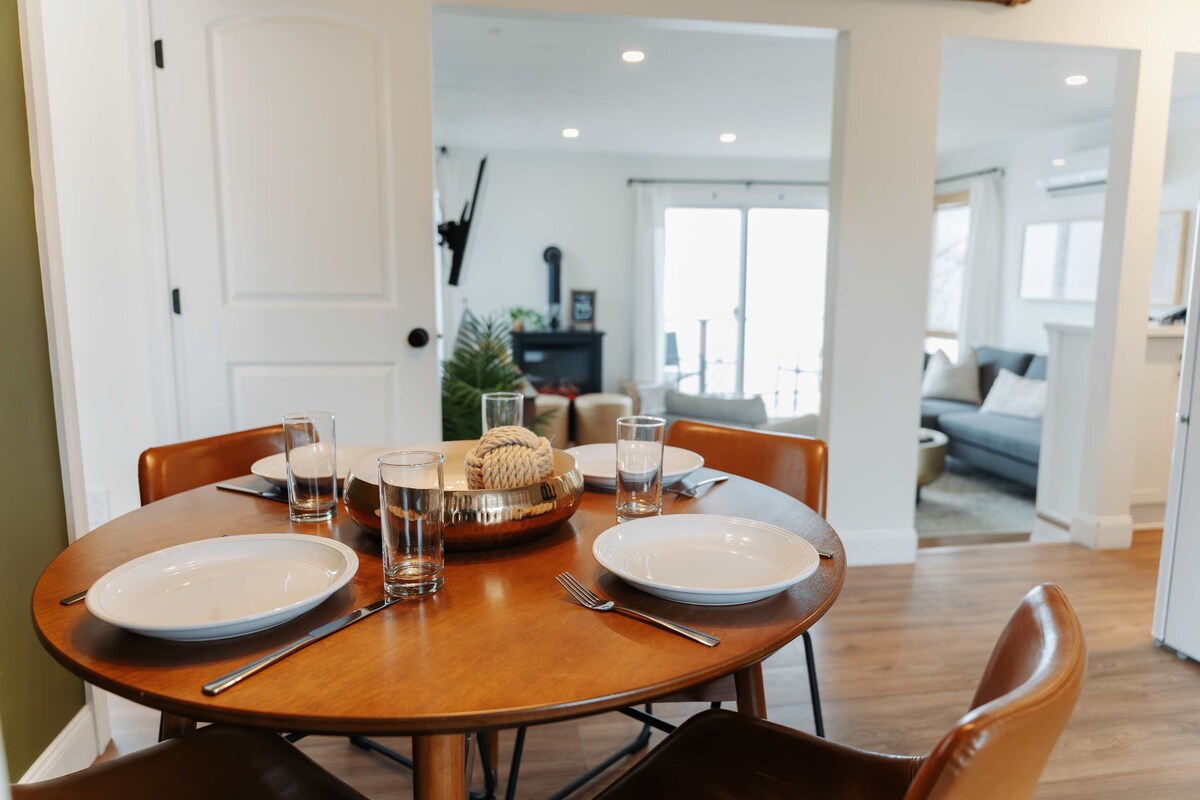 Lakefront Retreat