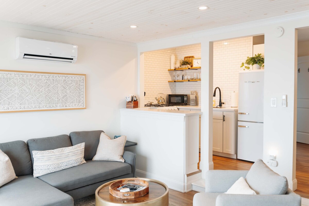 Lakefront Retreat