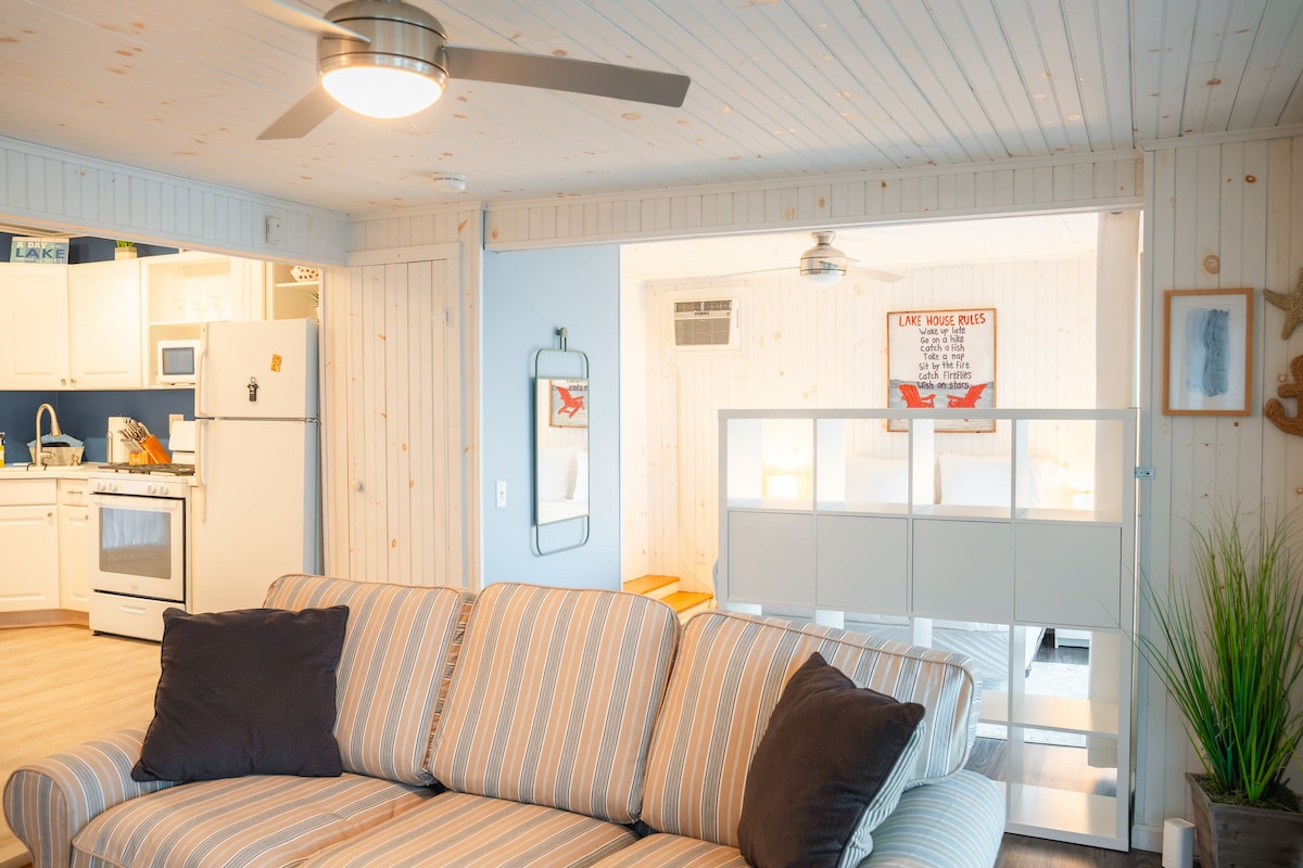 Lakefront Retreat