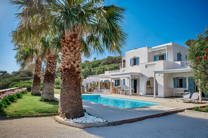 Beautiful Eden villa with pool and fantastic view