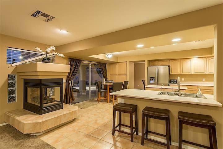 Litchfield Manor Spectacular 6BR, Pool - Arizona