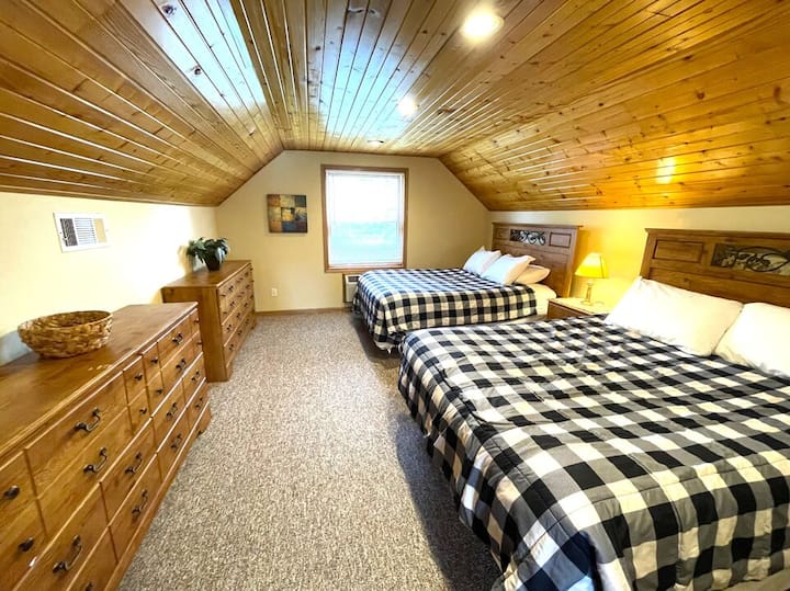 Dormitorio 3 con dos camas tamaño queen en el nivel superior
