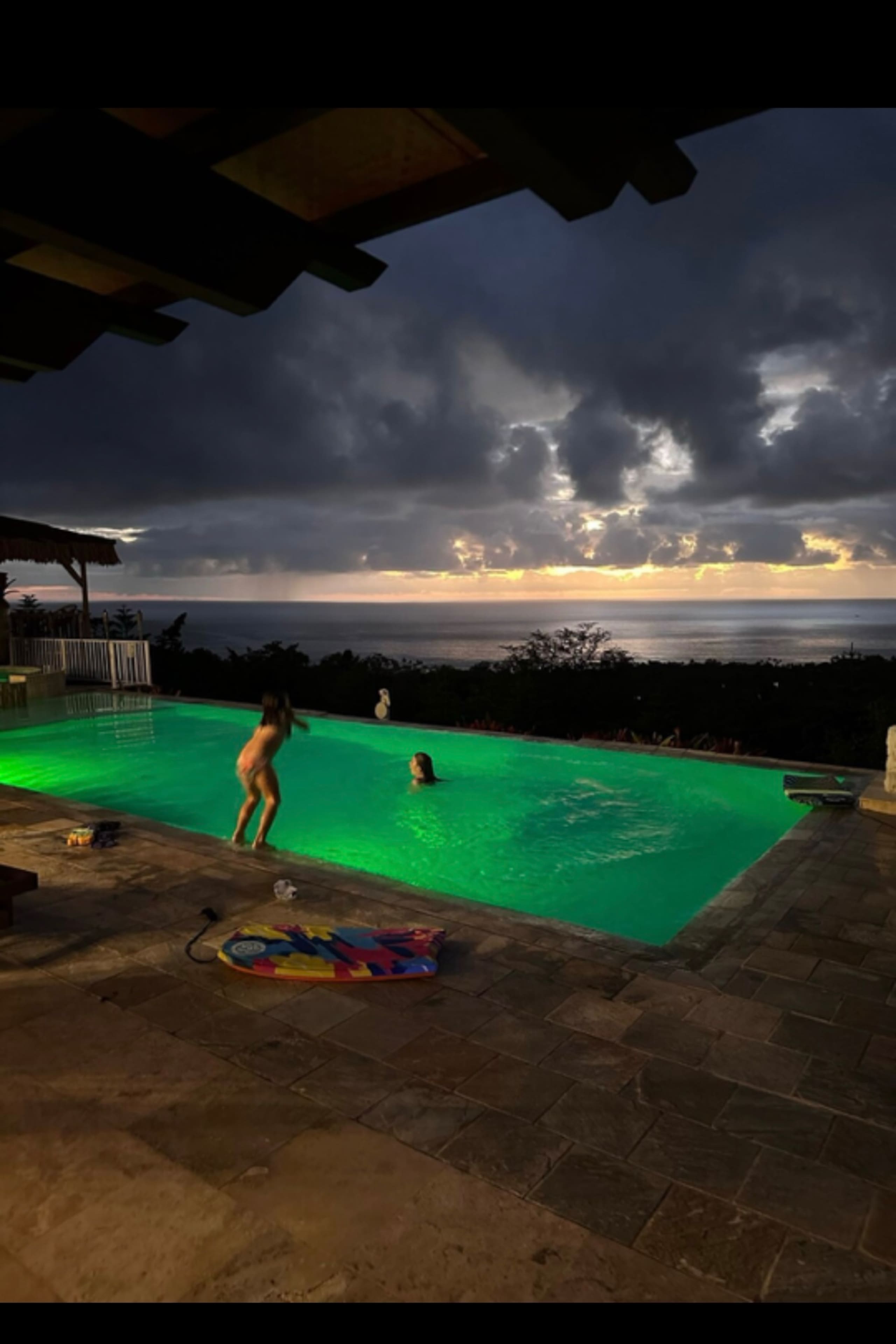 Villa in Kailua-Kona · ★4.81 · 7 bedrooms · 12 beds · 7 baths - Image 53