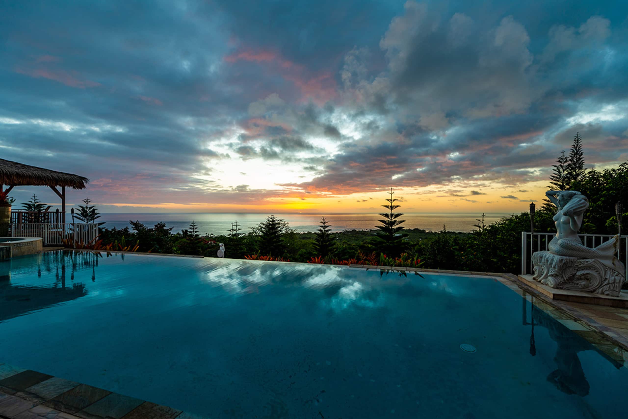 Villa in Kailua-Kona · ★4.81 · 7 bedrooms · 12 beds · 7 baths - Image 76